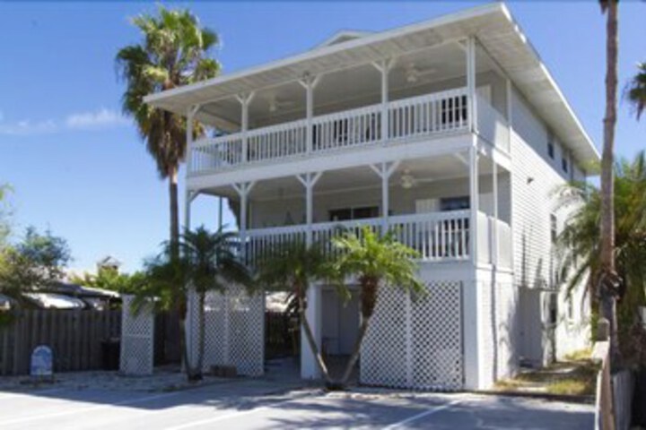 Image of Good Times Both Units by RedAwning