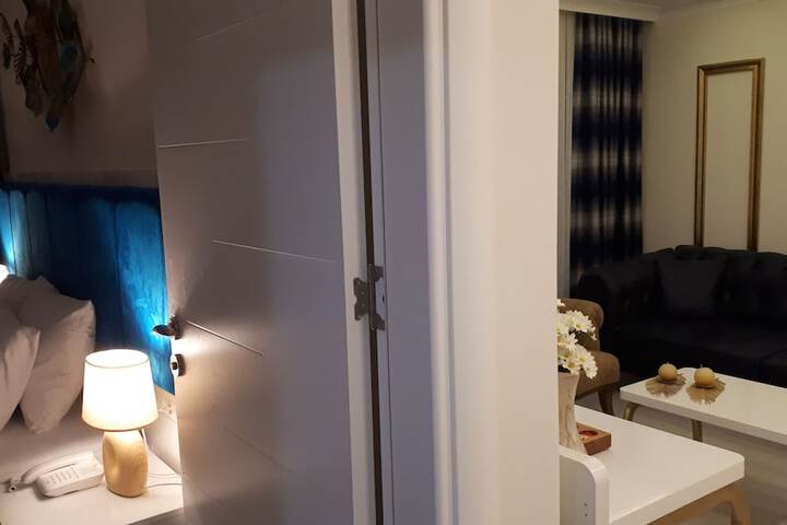 Room 6 of 35