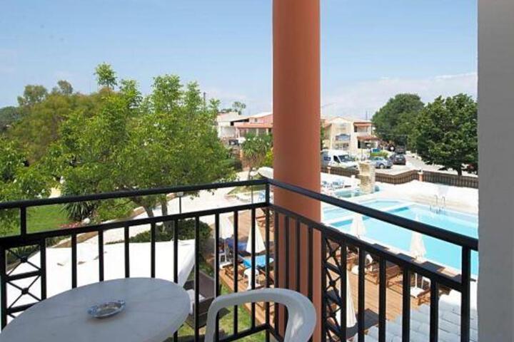 Silver Beach Hotel and Annexe Apartments