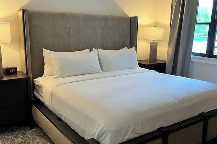 Room 47 of 166