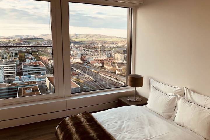 Room 4 of 84