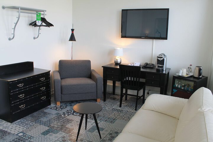 Room 46 of 136