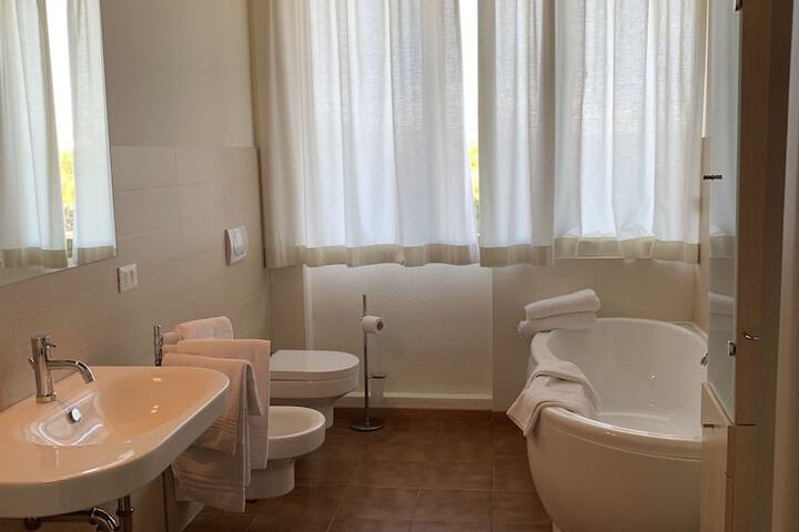 Room 72 of 154