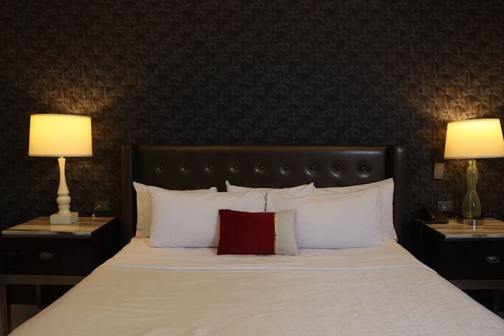 Room 8 of 37