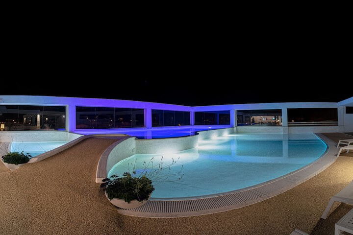 Pool 15 of 26