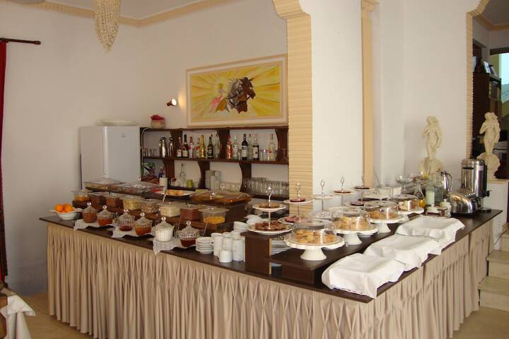 Breakfast area