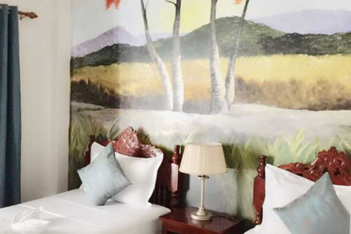 Room 6 of 16