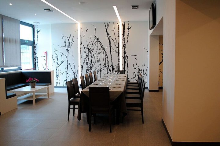 Ballroom/Hall 72 of 86