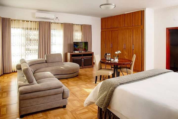 Room 5 of 48
