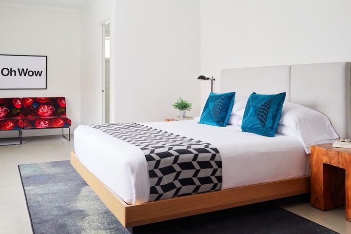 Petite King Bed (3 of 15)