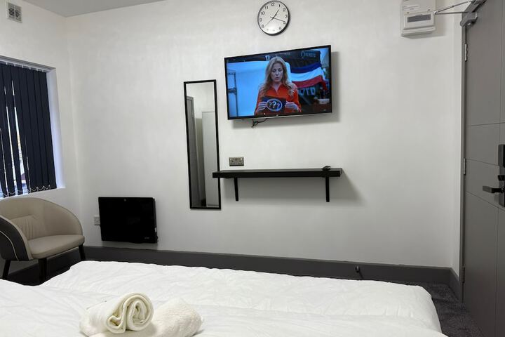 Room 5 of 27