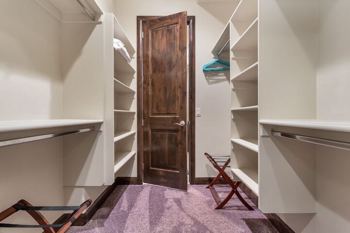 Room 4 of 66