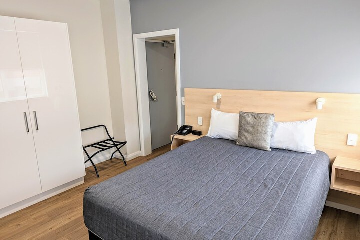 Room 12 of 41