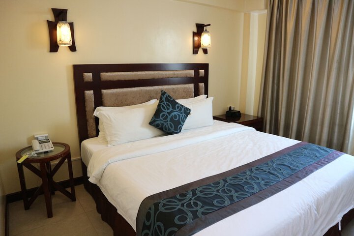 Room 12 of 92