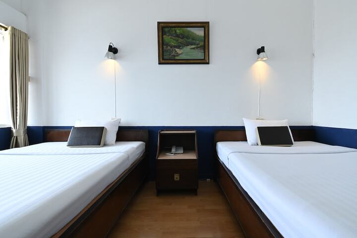Room 25 of 120