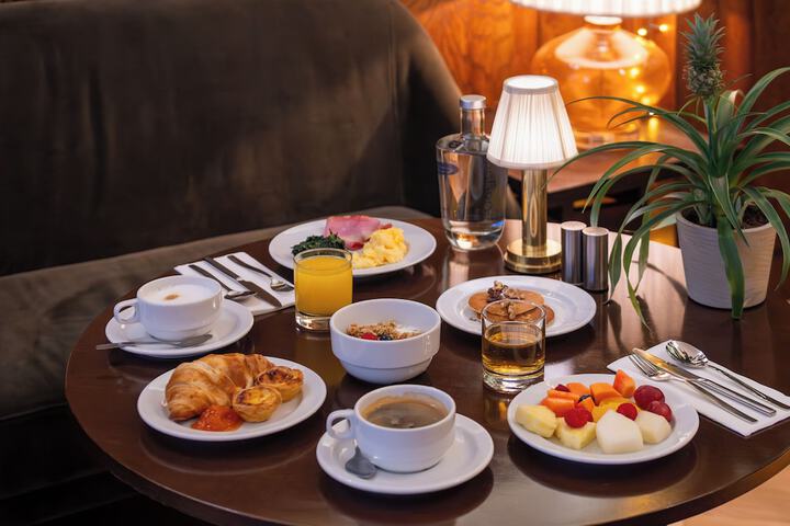 Breakfast/Coffee Service 118 of 143