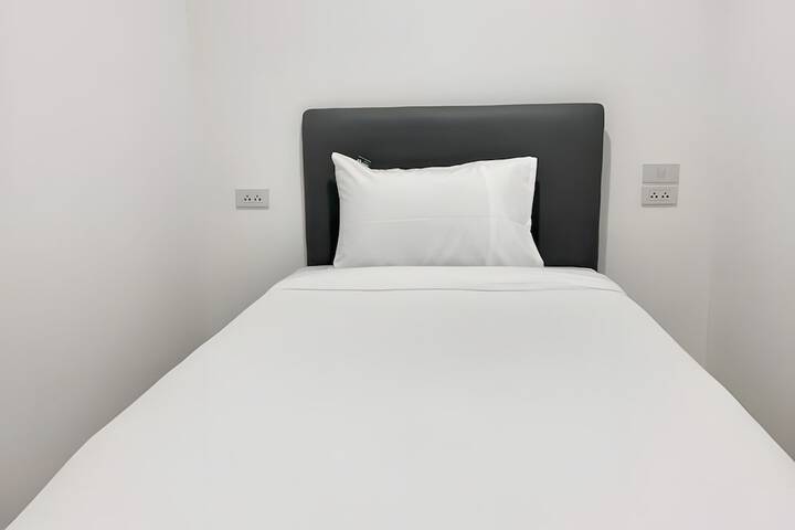Room 27 of 60