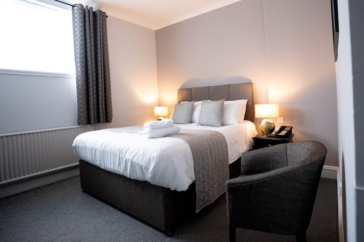 Room 8 of 34