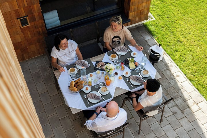 Dining 82 of 95
