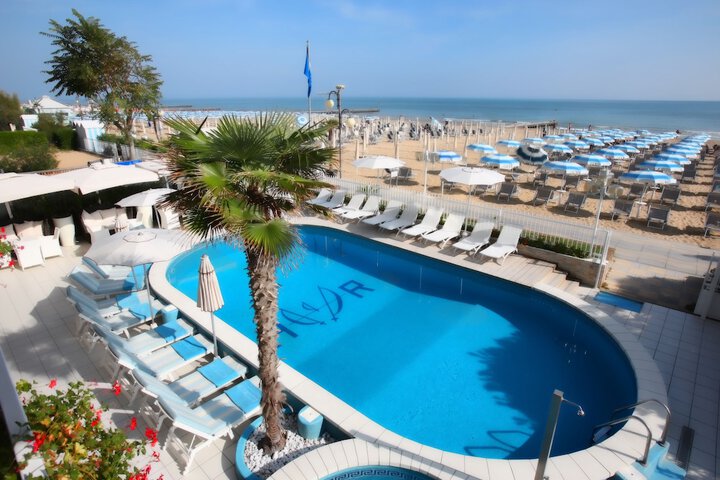 Pools & Facilities