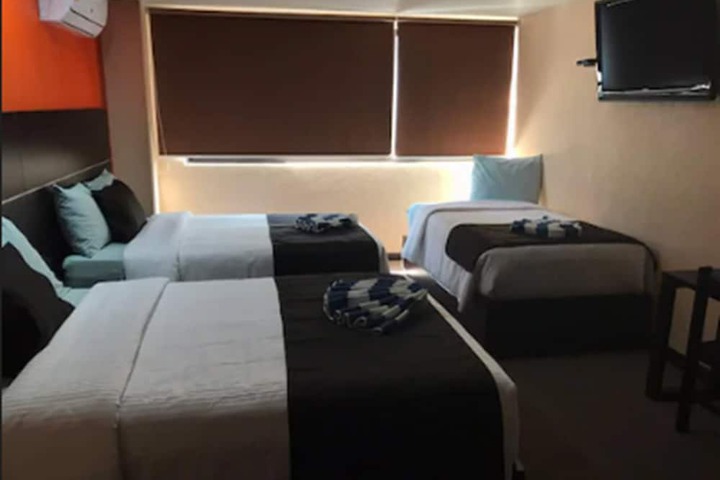 Room 17 of 38