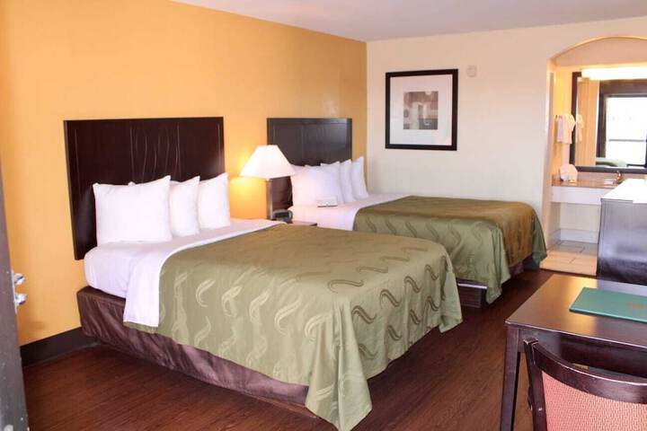 2 Double Beds (6 of 15)