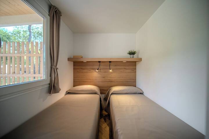 Room 75 of 243