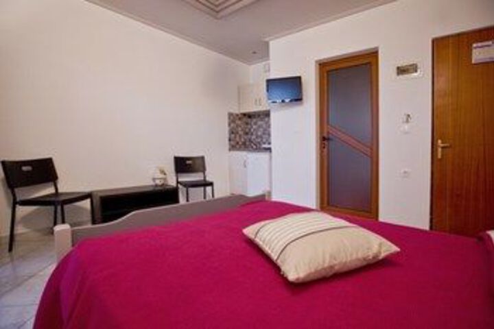 Room 26 of 68