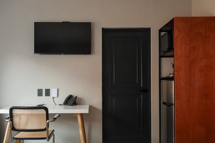 Room 8 of 34