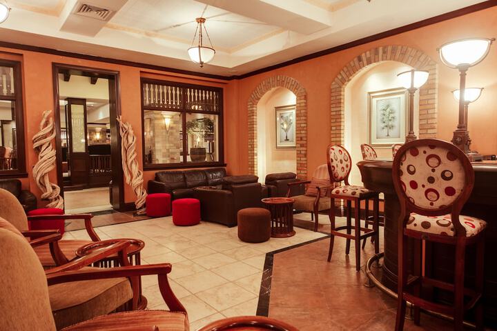 Lounge 58 of 81