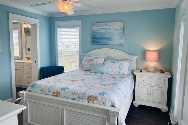 Room 2 of 76