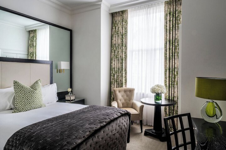 Room 40 of 111