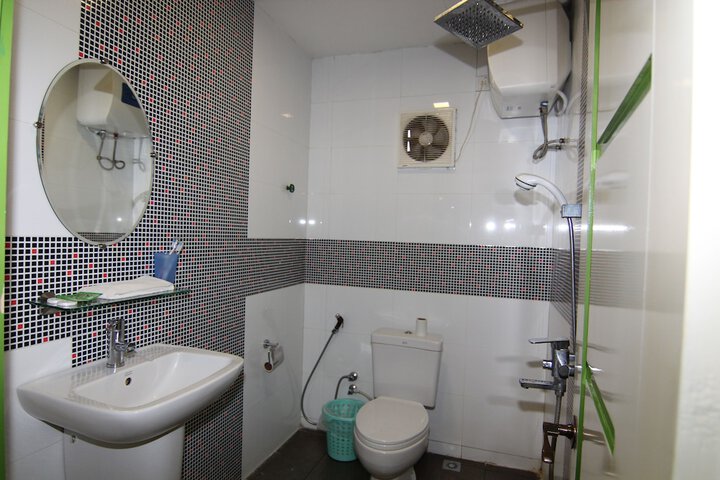 Room 18 of 32
