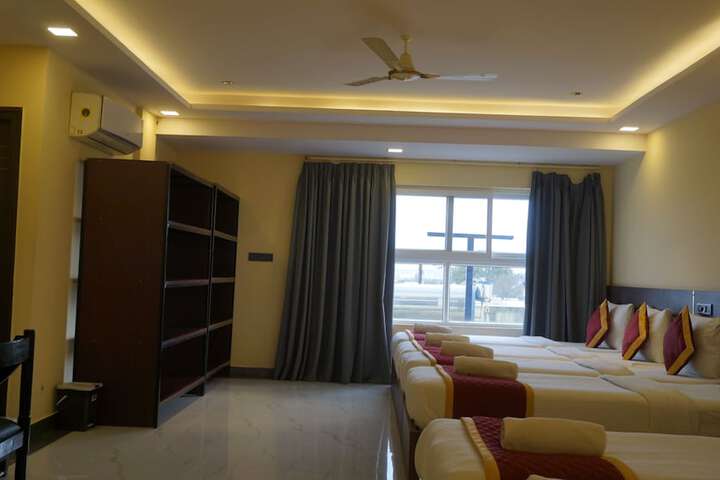 Room 77 of 128