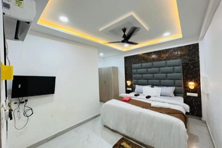 Room 18 of 24