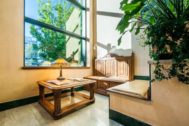 Entrance & Lobby