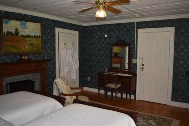 Room 2 of 64