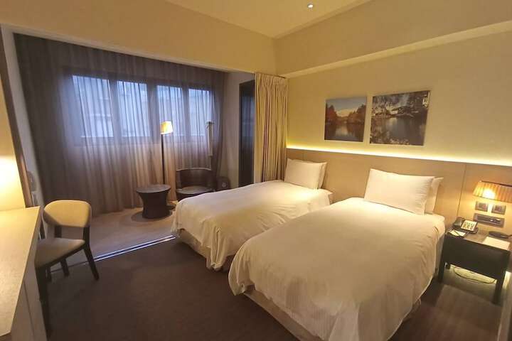 Room 21 of 33
