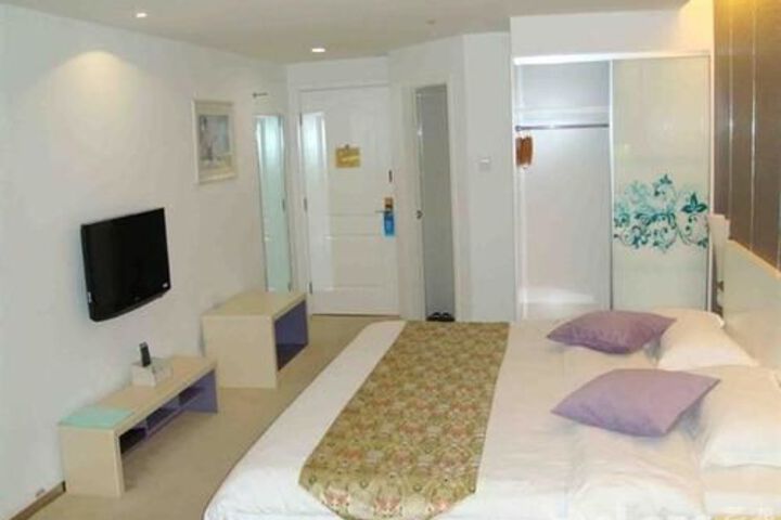 Room 10 of 114