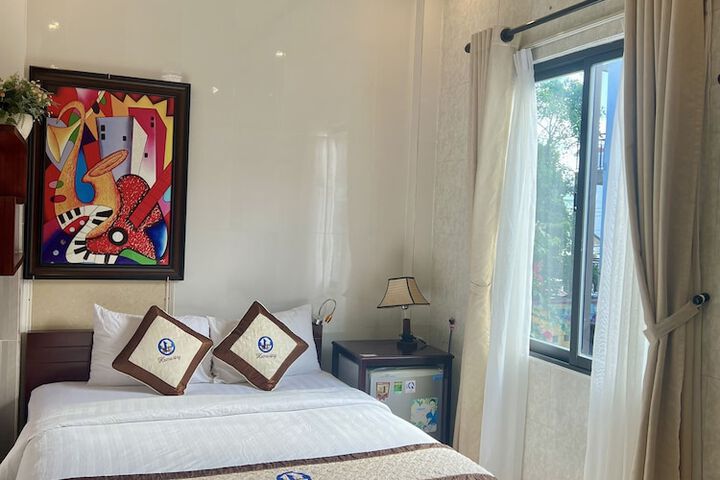 Room 46 of 153