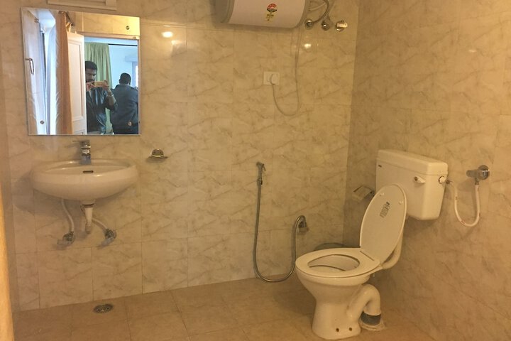 Room 21 of 28