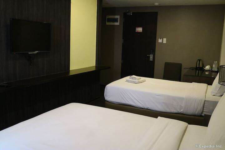 Room 18 of 40