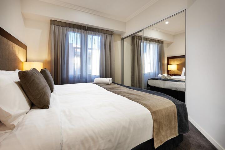 Room 14 of 32