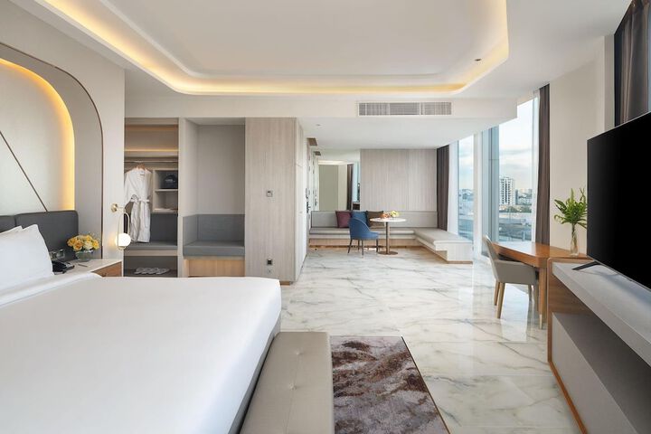 Room 11 of 21