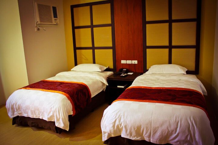 Room 22 of 76