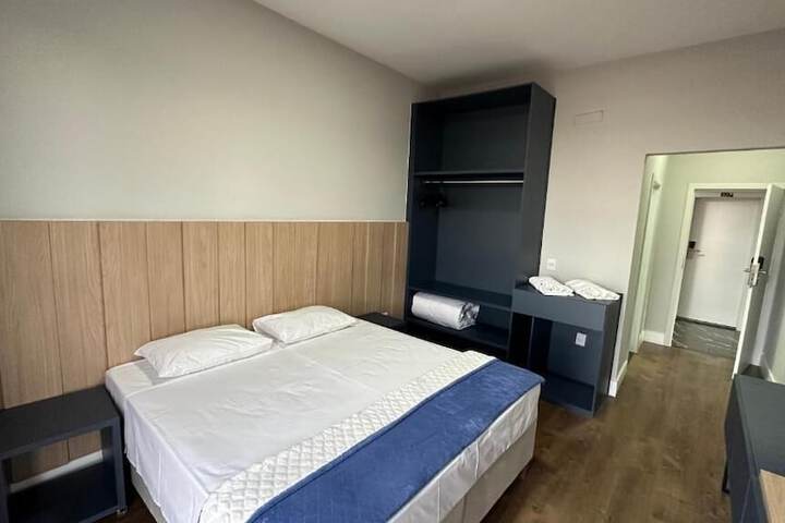 Room 9 of 14