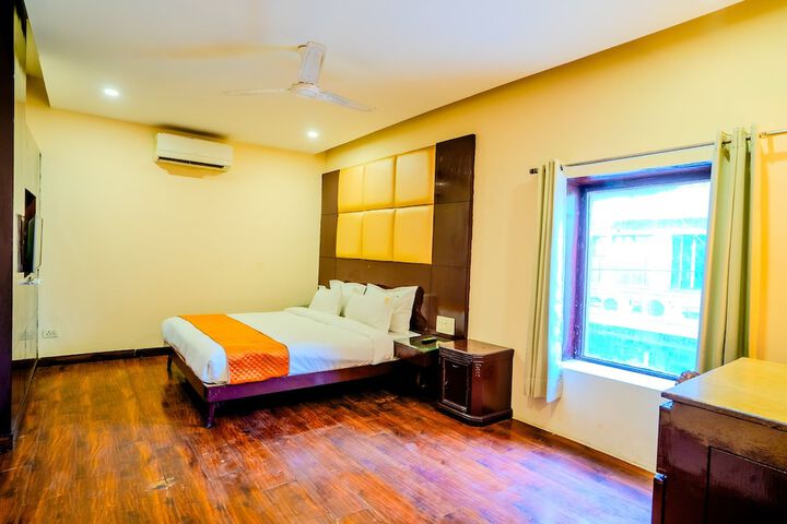 Room 16 of 46