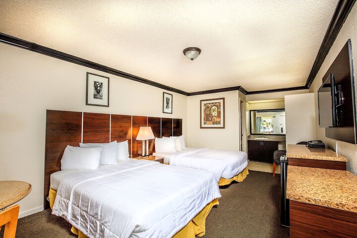 Room 10 of 26