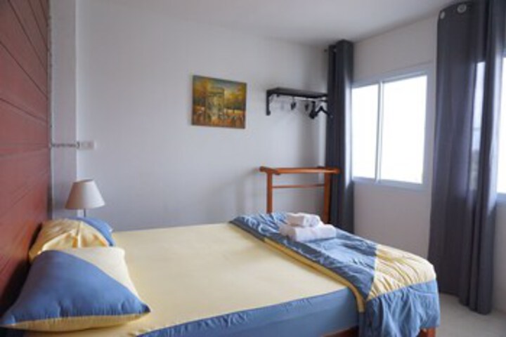 Room 30 of 50