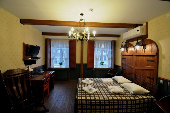 Room 9 of 25